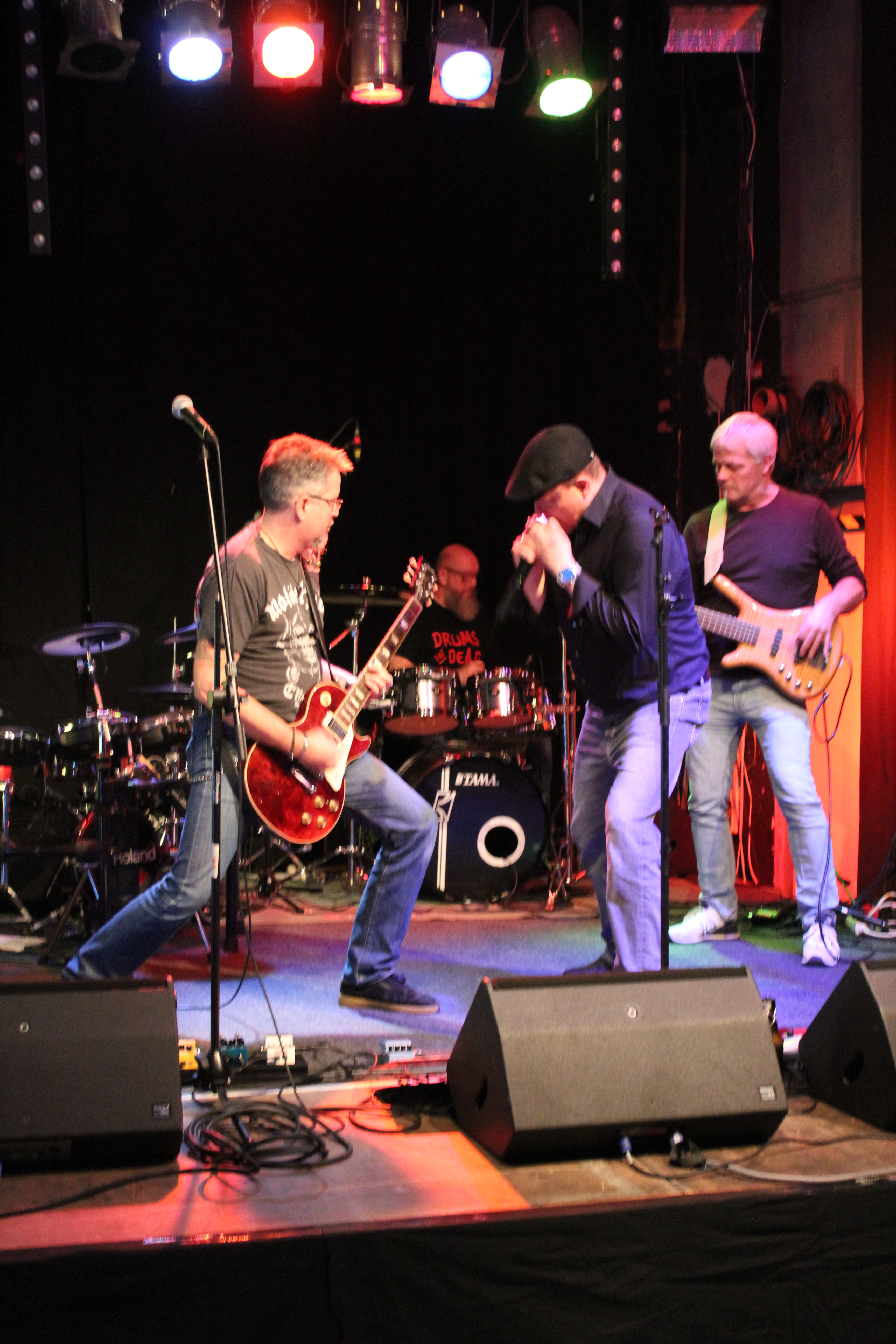Aluminium live